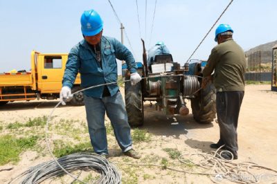 海陽供電公司進(jìn)行線路升級(jí)改造