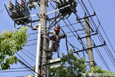 昆山市供電公司更換自動化開關(guān)、安裝調(diào)試配電開關(guān)監(jiān)控終端